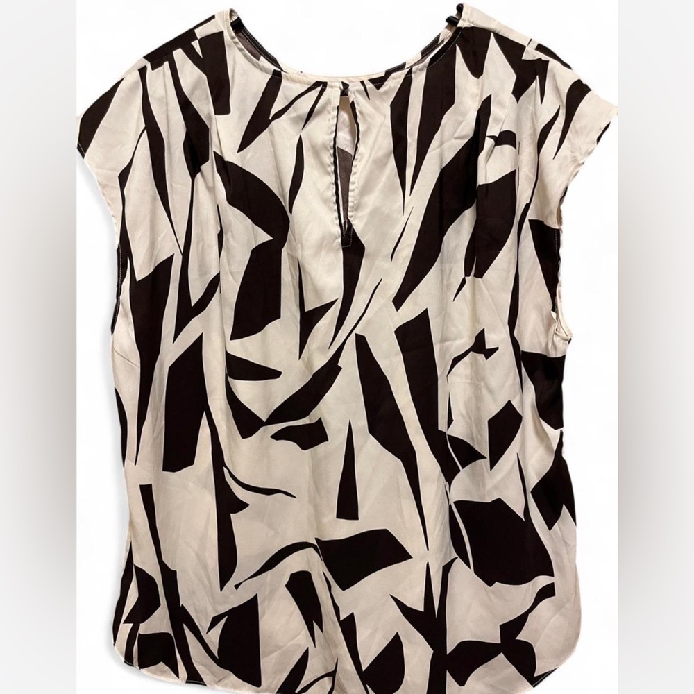 Express Abstract Blouse - Picture 2 of 3